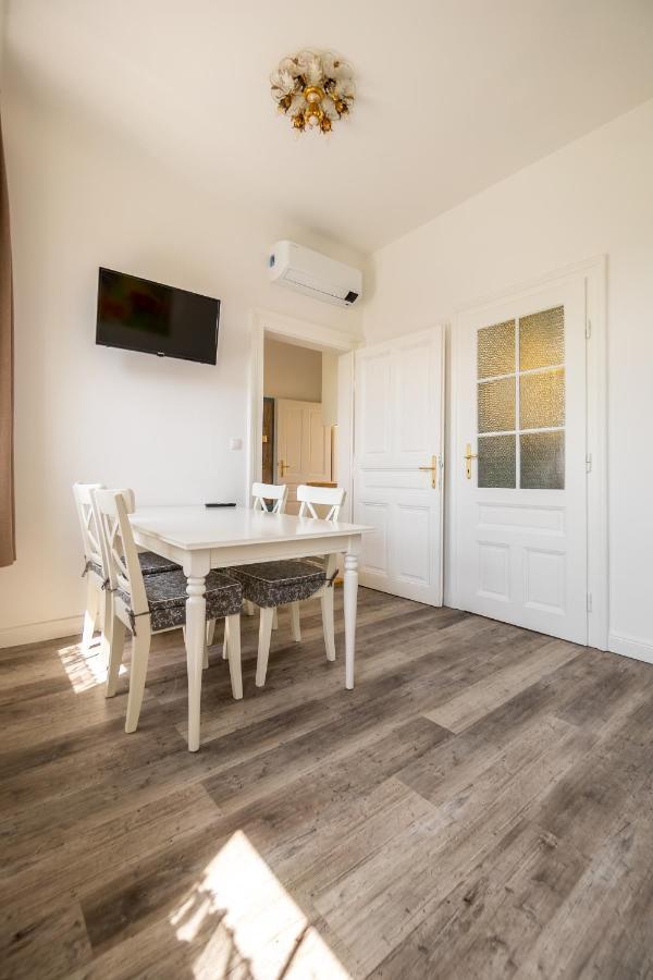 Albizia-Apartments Baden Ngoại thất bức ảnh